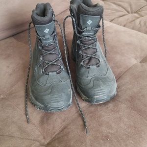 Columbia mens shoe